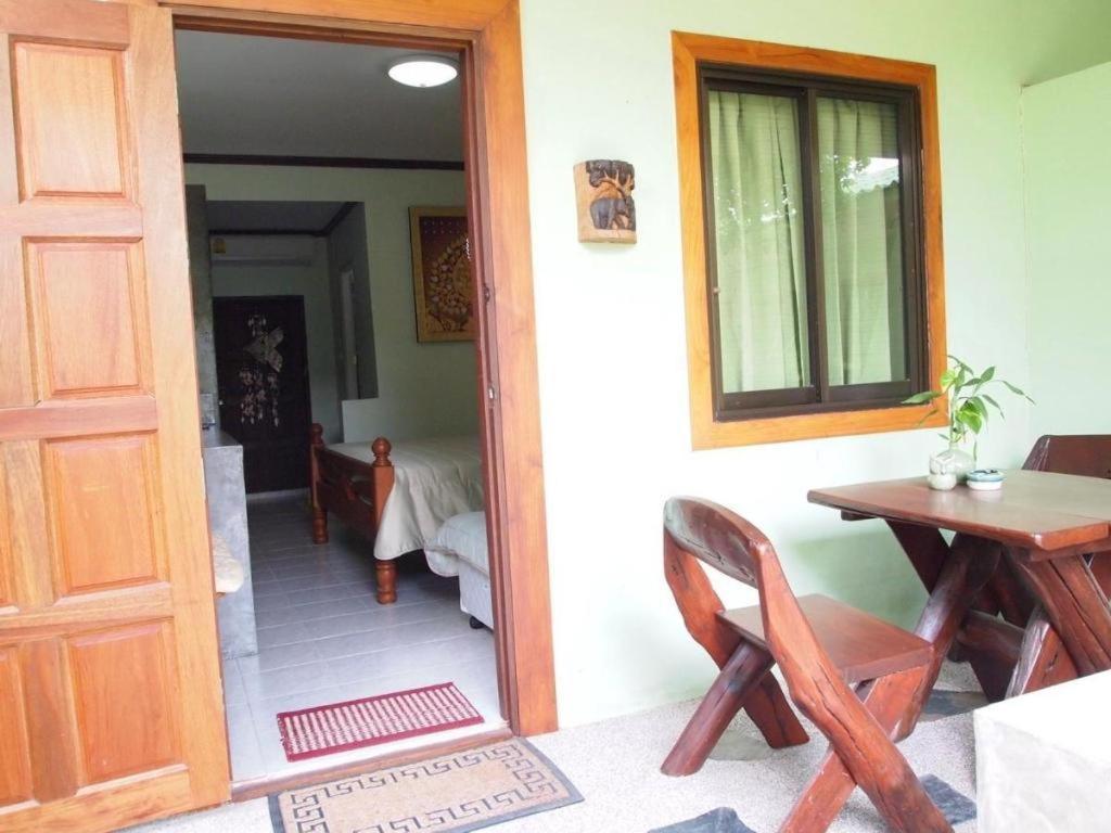 Baan Sala Lung Dam 3*