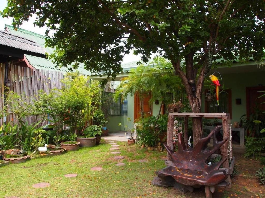 Hotel Baan Sala Lung Dam Bophut
