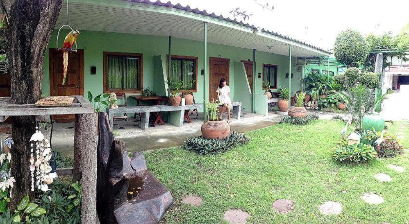 Hotel Baan Sala Lung Dam