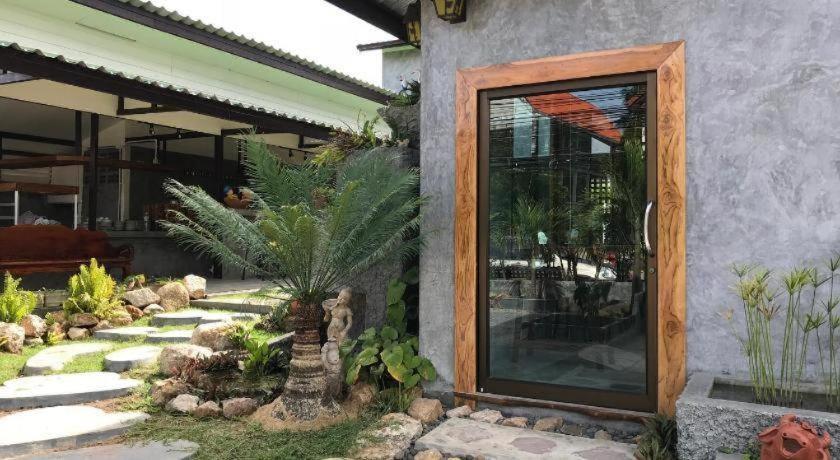 Baan Sala Lung Dam 3* Bophut